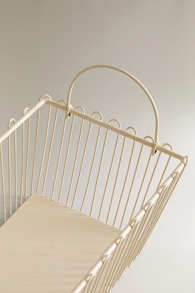 METAL BASKET