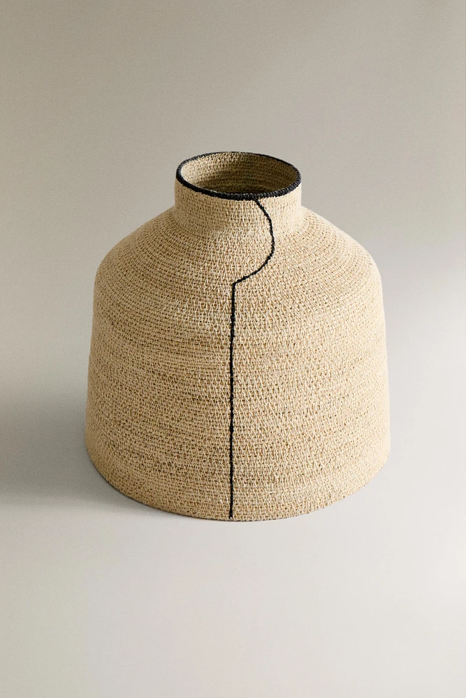 WIDE SEAGRASS VASE WITH LINE