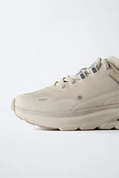 SNEAKERS WITH SOLE DETAIL