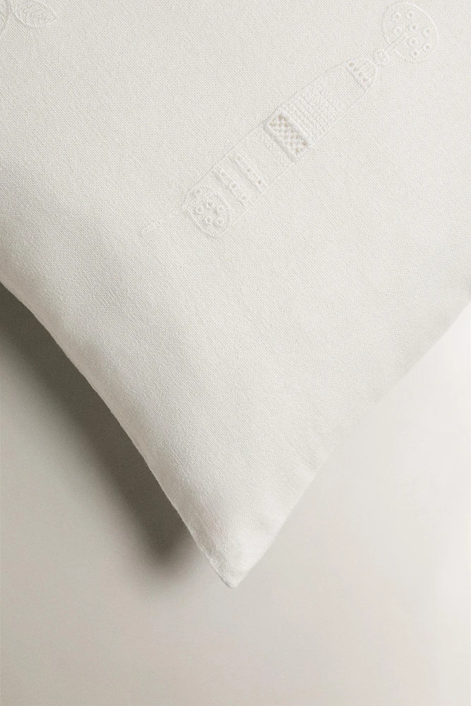 EMBROIDERED LINEN PILLOW