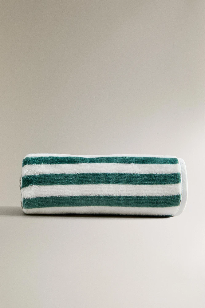 CHILDREN’S STRIPED VELOUR BATH TOWEL