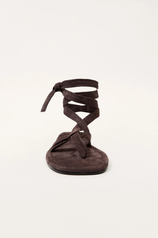 LEATHER STRAPPY FLAT SANDALS - LIMITED EDITION