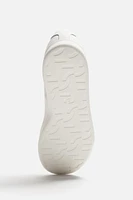 BASKET EN CUIR