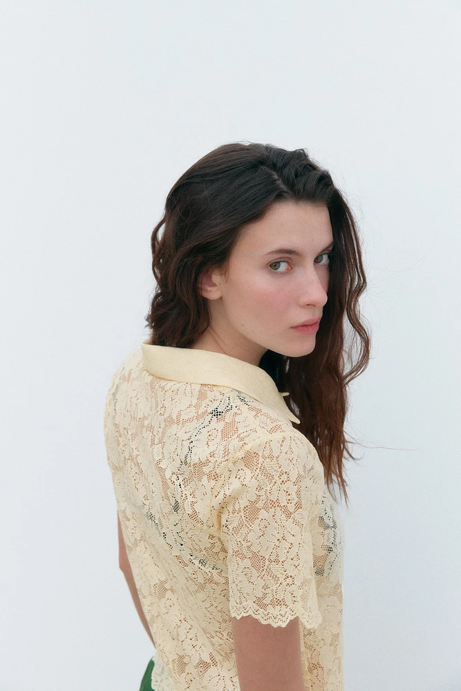 CHEMISE EN DENTELLE