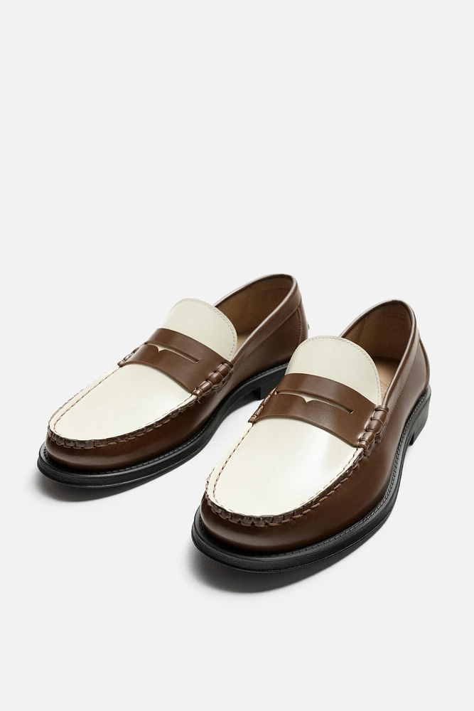 MOCASSINS EN CUIR AVEC MASQUE CONTRASTE