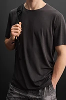 LIGHTWEIGHT TEXTURED T-SHIRT