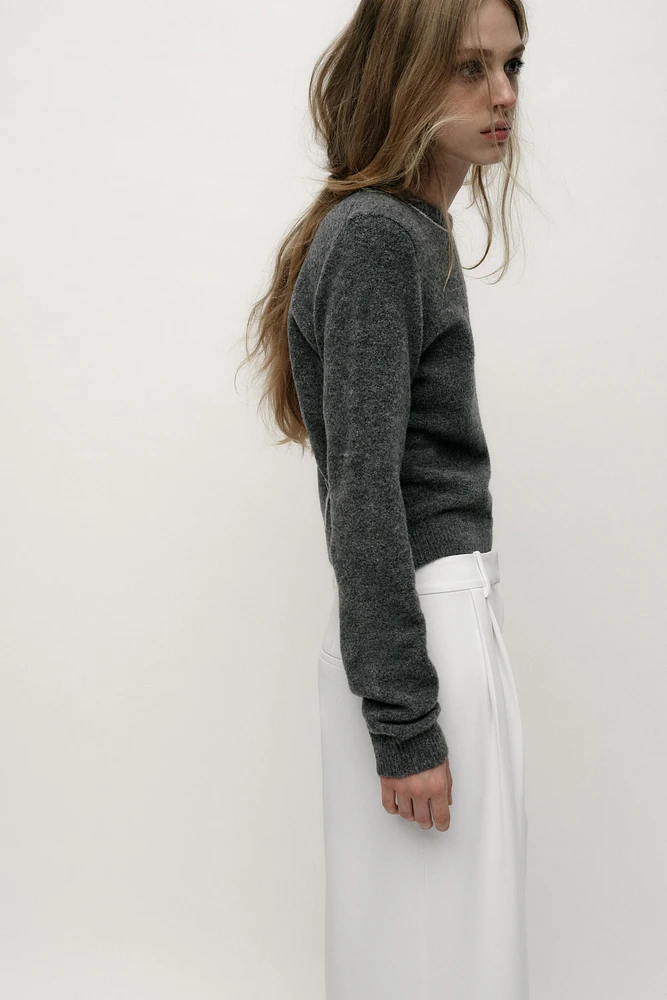 PULL EN MAILLE AVEC LISERÉS CONTRASTE