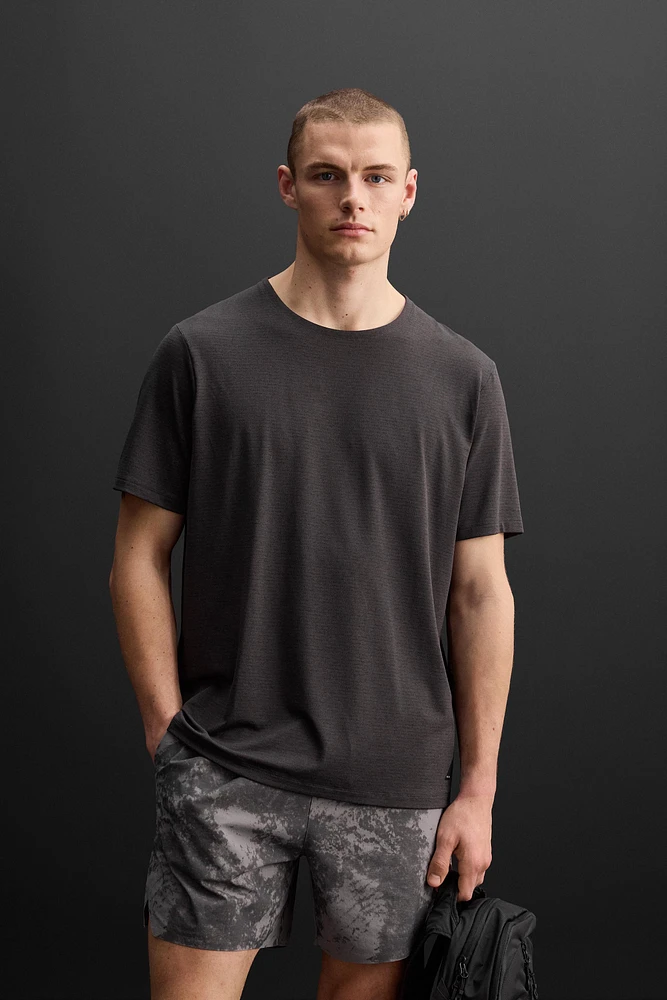 LIGHTWEIGHT TEXTURED T-SHIRT