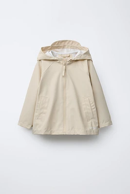 LIGHTWEIGHT WATER REPELLENT RAINCOAT