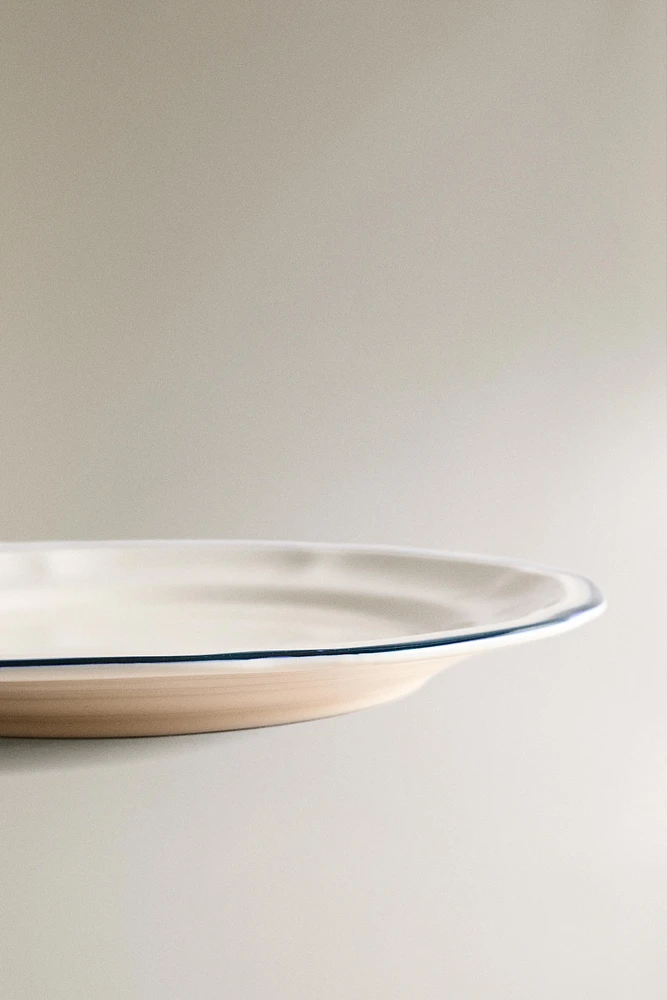 DESSERT PLATE WITH A GREEN RIM