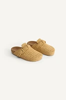 RAFFIA EFFECT CLOGS