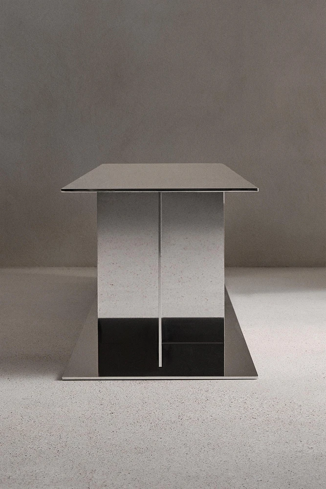 COFFEE TABLE 02