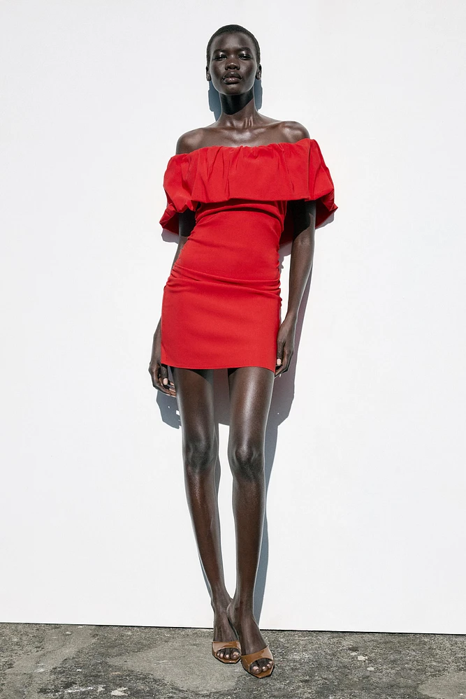 ROBE COURTE À VOLANT