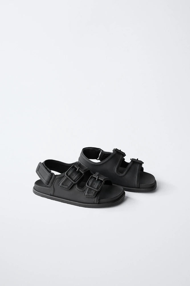 BUCKLED SANDALS