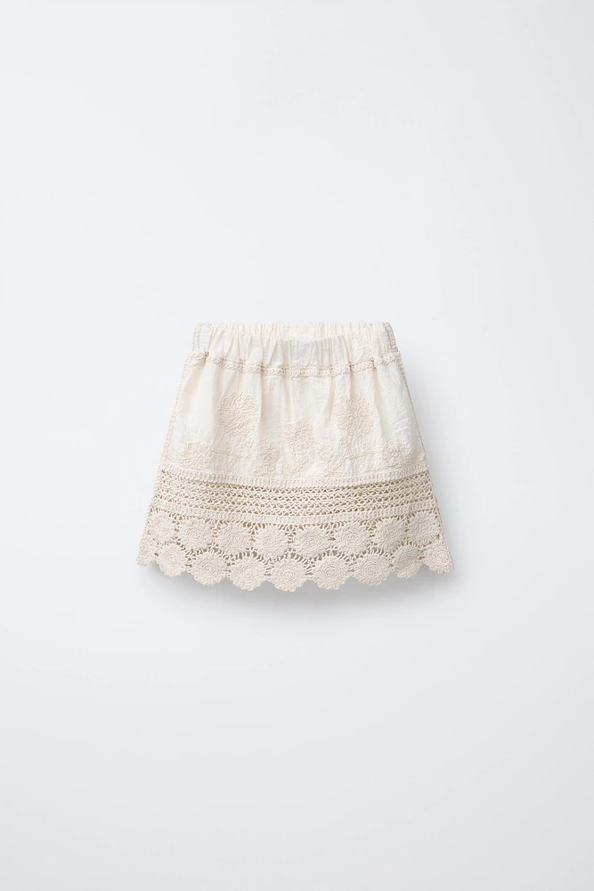 EMBROIDERED FLORAL SKIRT