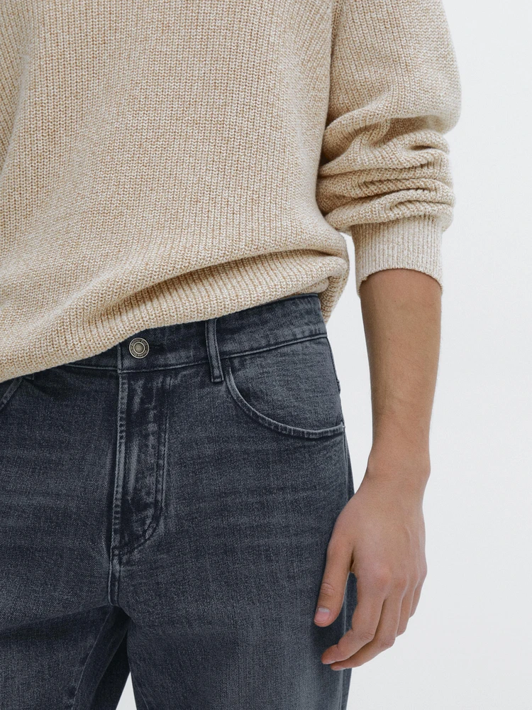Tapered fit jeans