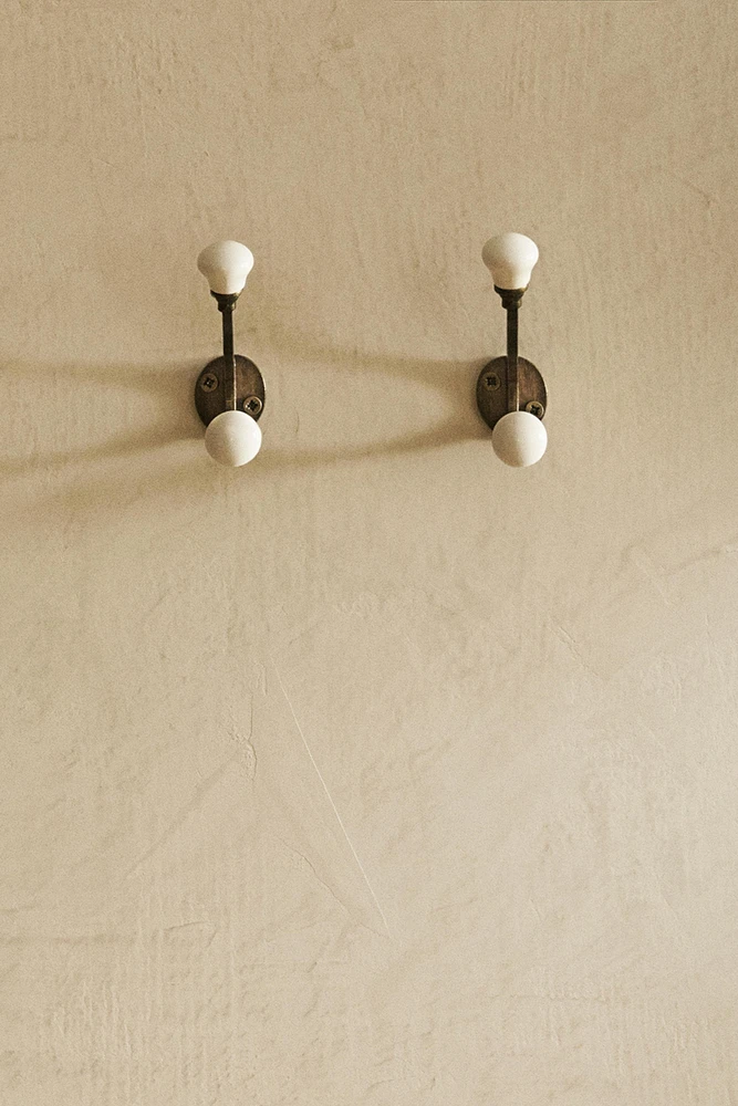 CERAMIC HOOK