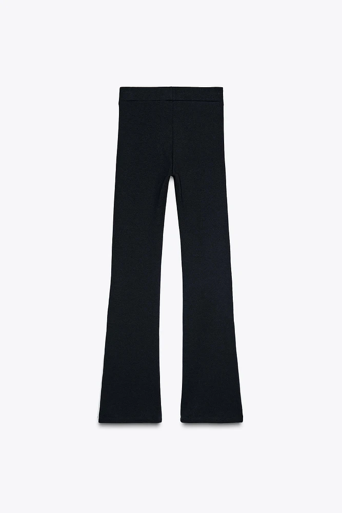 LEGGING ÉVASÉ À BANDE LATÉRALE