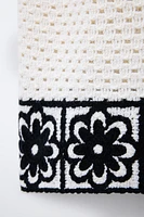 TOP EN MAILLE CROCHET COL HALTER FLEURS
