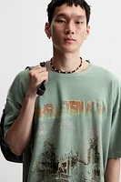 T-SHIRT EN MAILLE IMPRIMÉ DÉLAVÉ