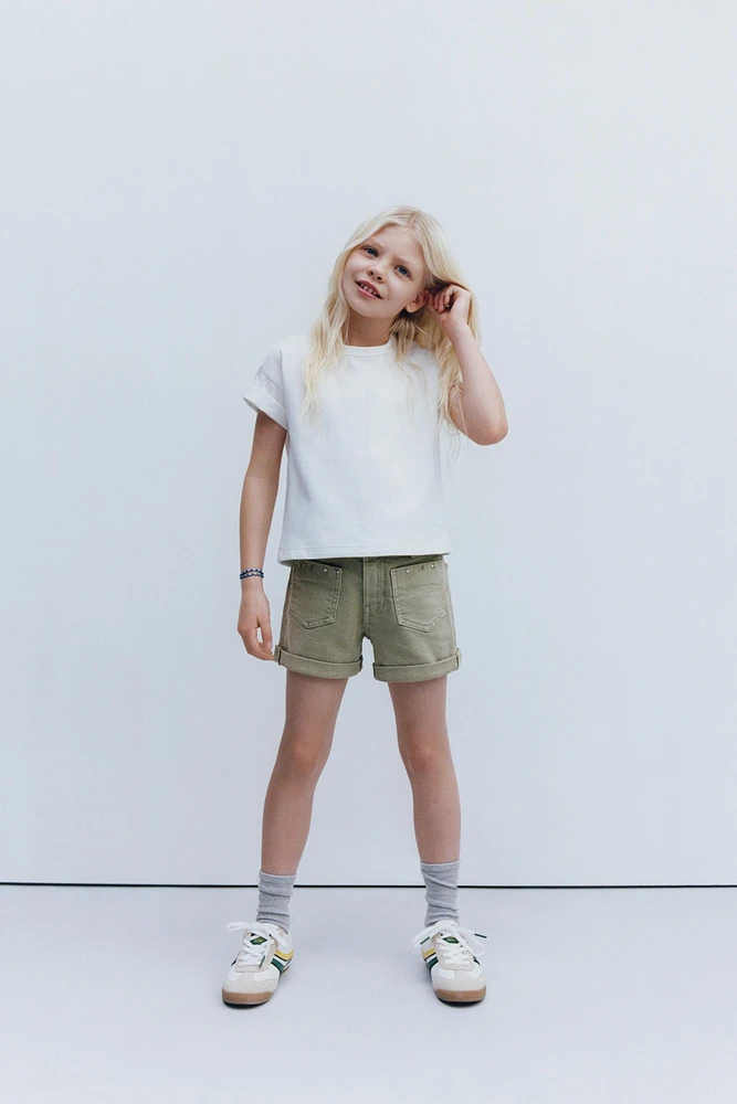 SHORT EN JEAN À CLOUS ÉTOILES