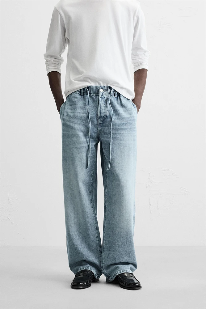 RELAXED FIT JOGGER WAIST JEANS