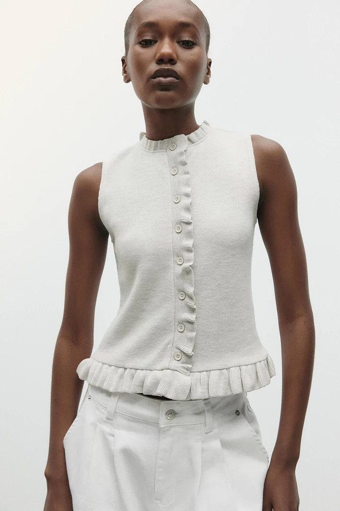 SOFT RUFFLED TOP