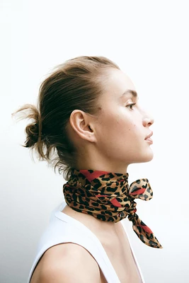 ANIMAL PRINT MODAL SCARF