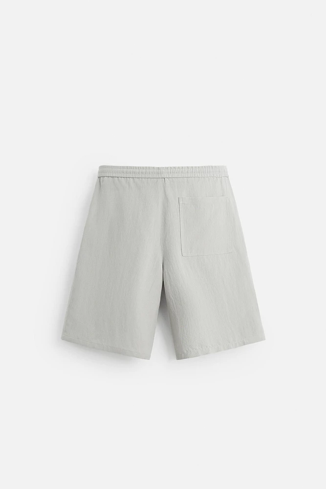 FLOWY WIDE FIT SHORTS