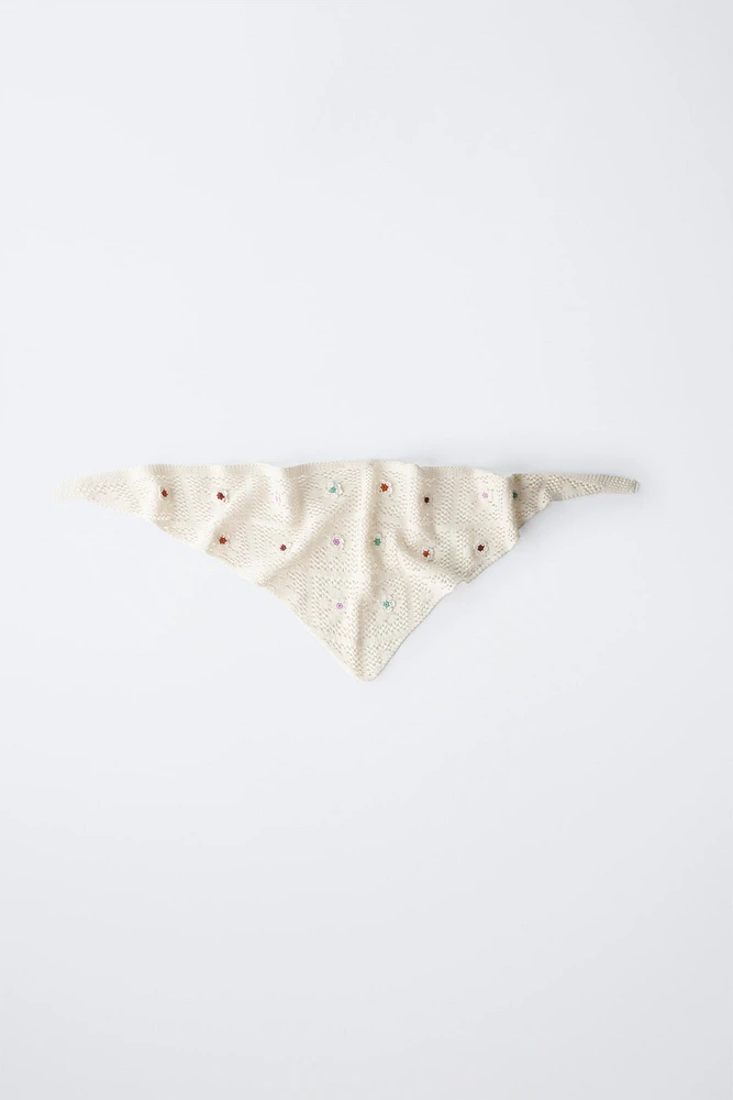 CROCHET SCARF WITH EMBROIDERED FLOWERS