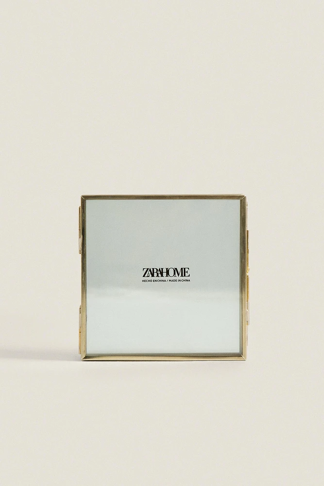 MULTIPLE PICTURE FRAME