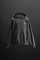 SWEAT À CAPUCHE IMPRIMÉ
