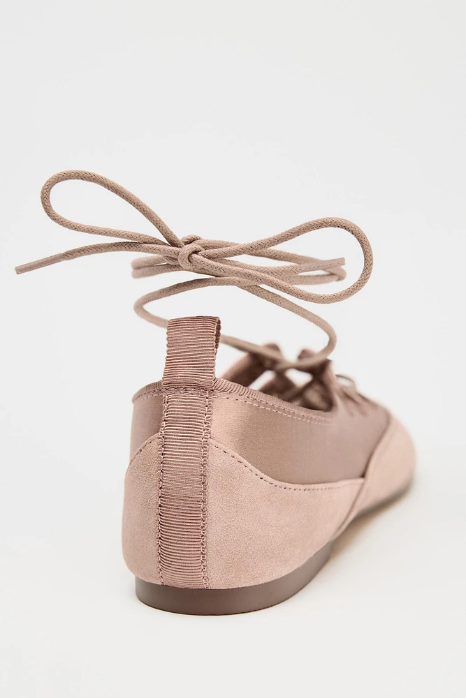 CONTRAST STRAP BALLET FLATS