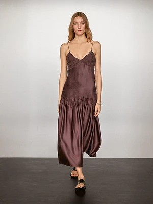 Robe midi fluide satinée à bretelles