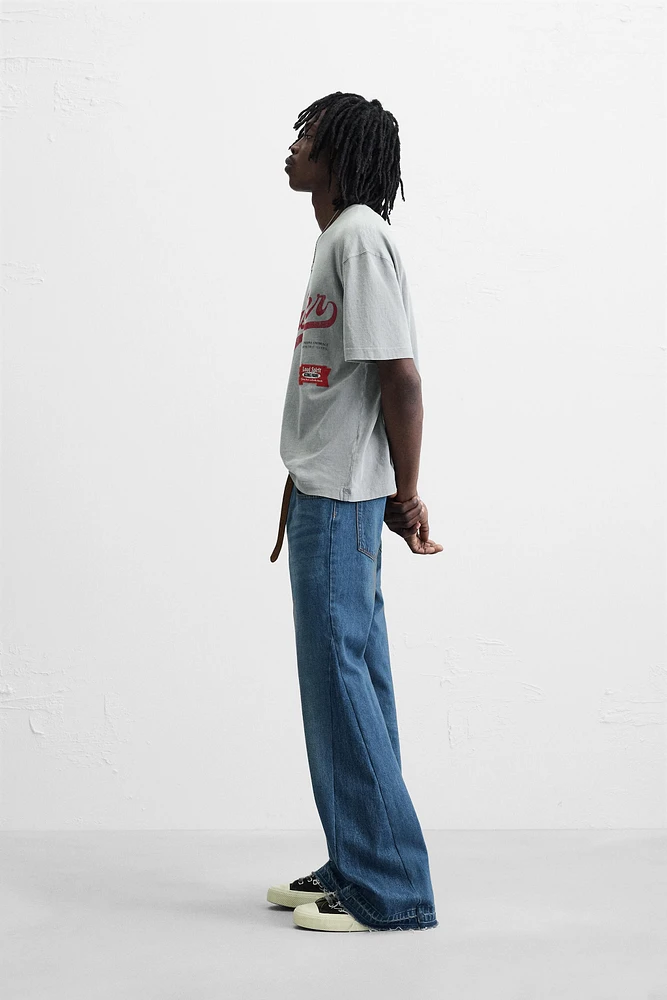 T-SHIRT DÉLAVÉ BRODERIES EN MATIÈRES VARIÉES