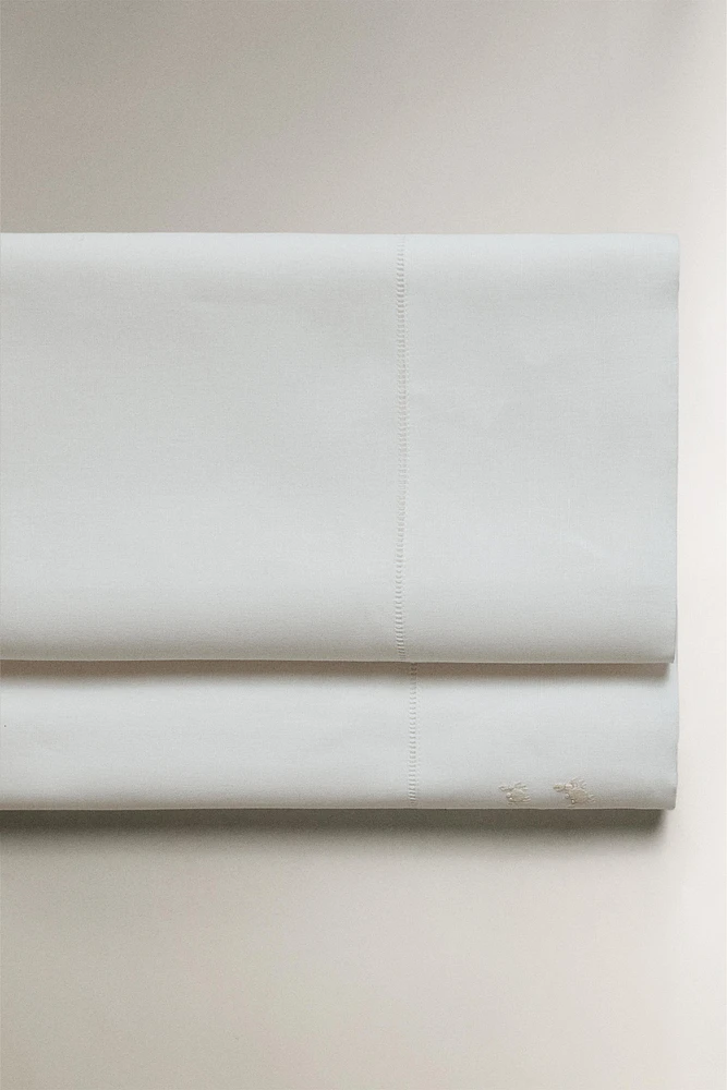 FLAT SHEET WITH CRAB EMBROIDERY