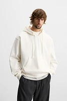 HOODED CREWNECK SWEATSHIRT