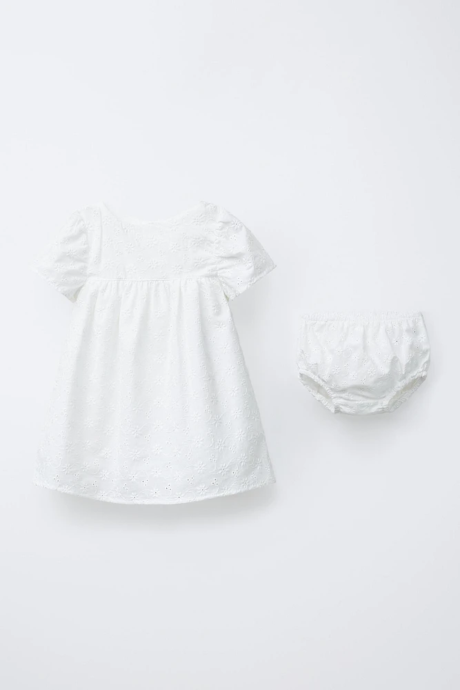 ROBE ET CULOTTE BRODÉES SUISSES