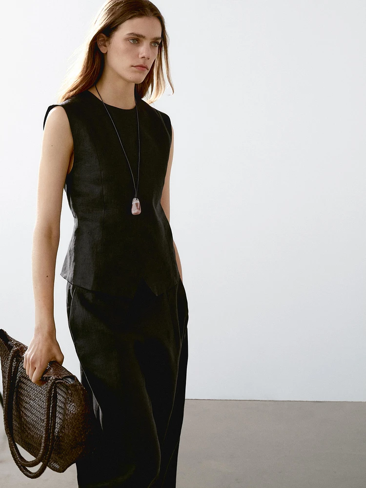 Veste sans manches découpes et boucle 100 % lin