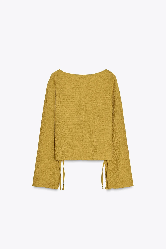 TEXTURED TIE TOP