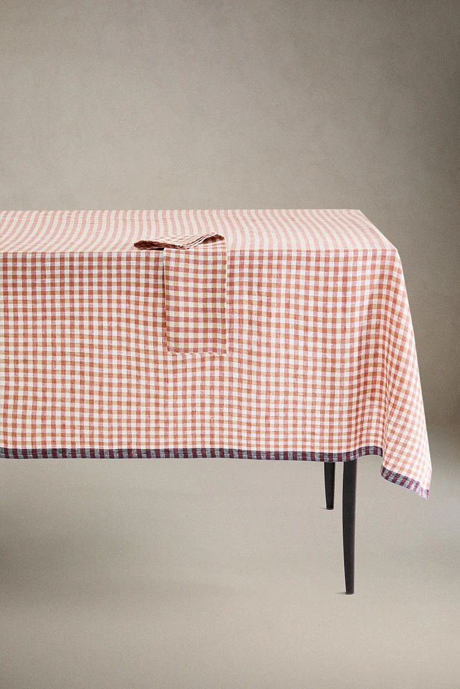 MATCHING LINEN TABLECLOTH WITH A GINGHAM DESIGN