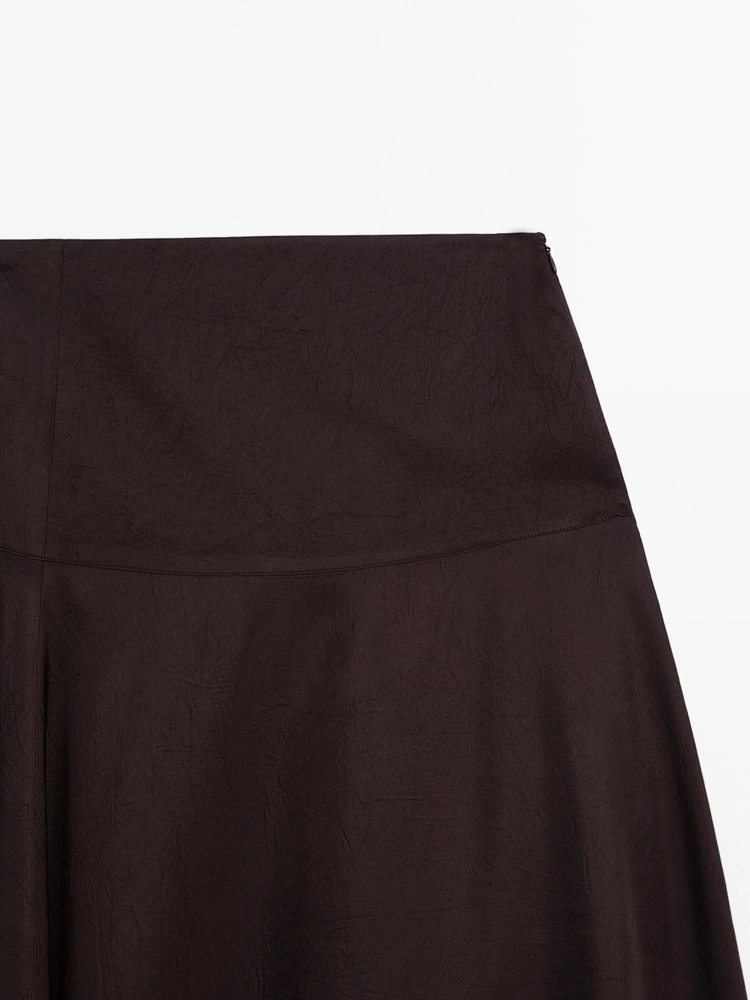 Jupe midi satinée avec empiècement