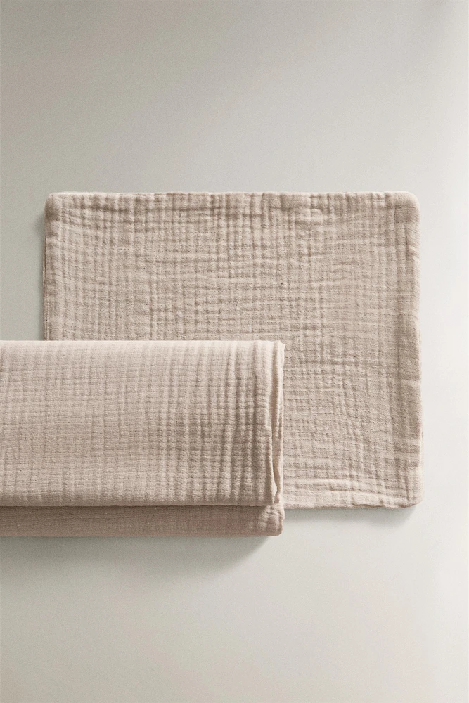 SET OF MUSLIN MINI CRIB SHEETS