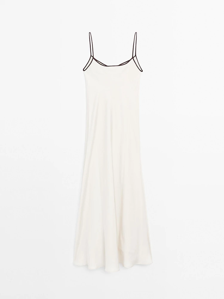 Robe midi style nuisette satinée