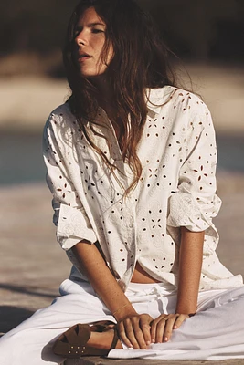 EMBROIDERED PERFORATED RUBBERIZED SHIRT