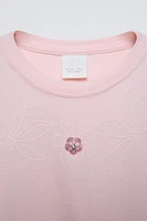 T-SHIRT À FLEURS APPLIQUÉES