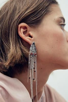 BOUCLES D'OREILLES MÉTALLIQUES AVEC CHAÎNES ET PERLES FANTAISIE