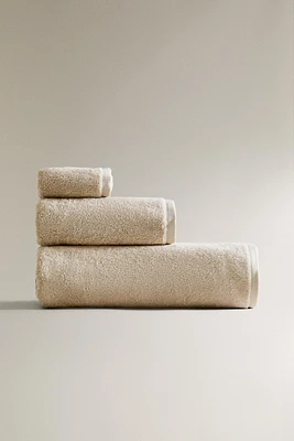 (700 GXM²) SERVIETTE DE BAIN COTON EXTRA-DOUX