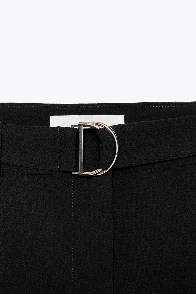 BELTED SHORTS WITH DARTS