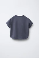FLOWY TEXT T-SHIRT